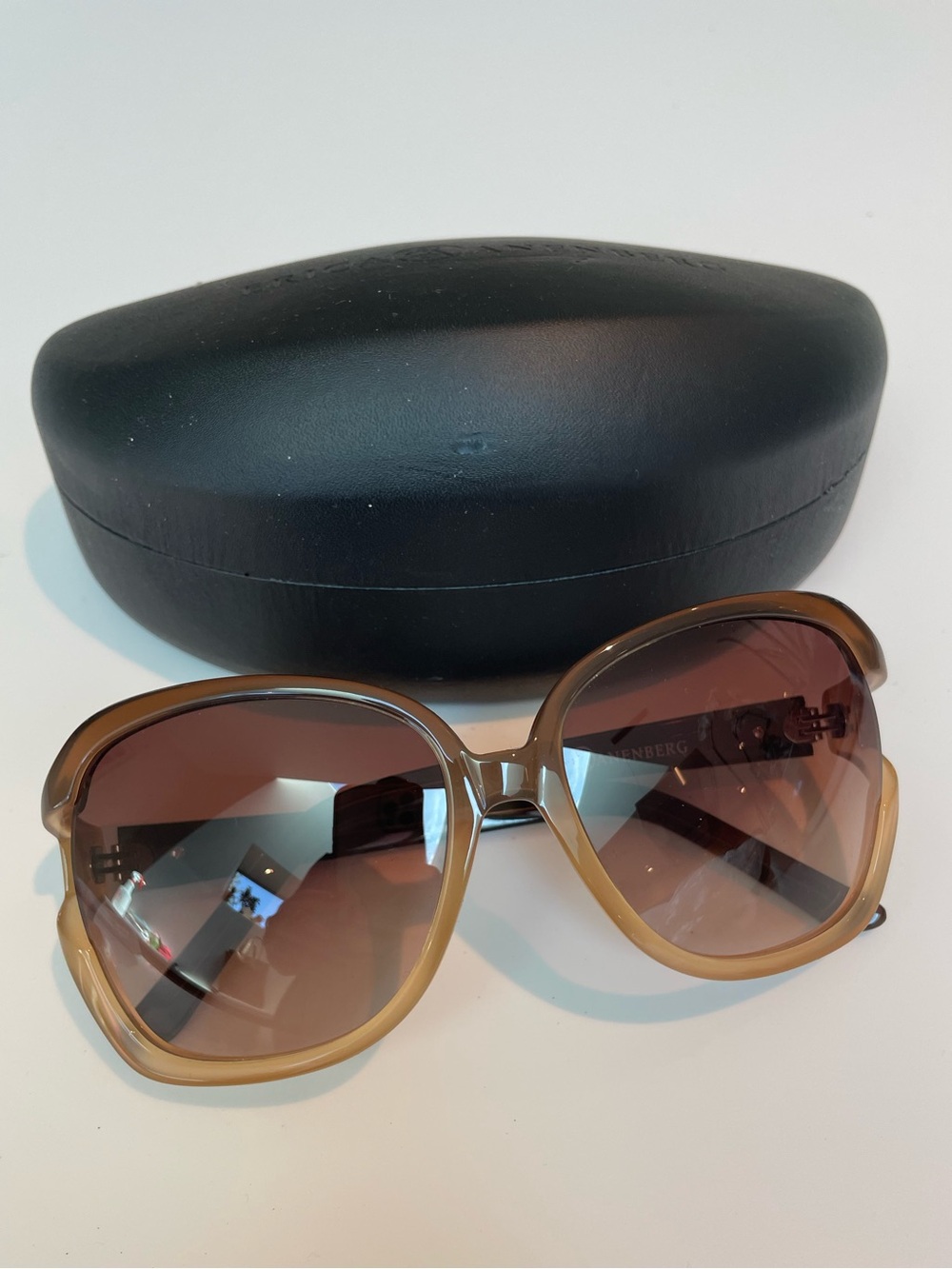 Erica Anenberg | Oversized Sunglasses